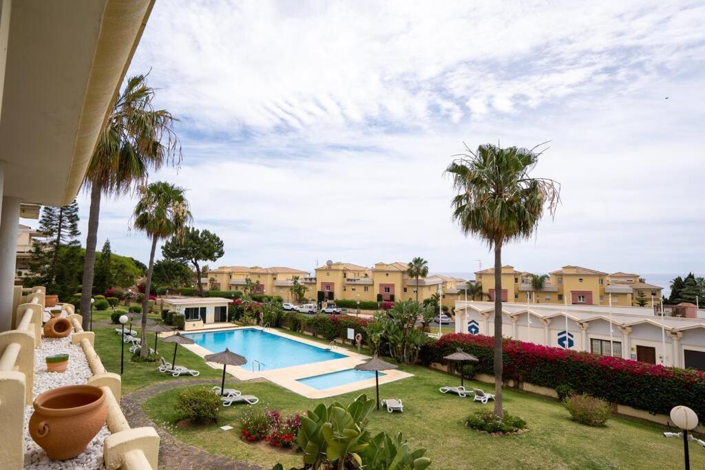 Appartamento Seaview And Big Terrace Cabopino Marbella Esterno foto